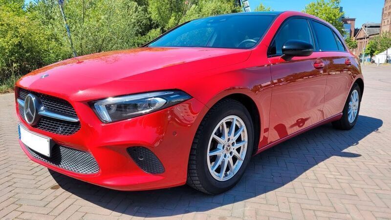 Rot Gebraucht 2019 Mercedes A200 Limousine | 21.500 € (Fairer Preis) - Bild 1/4