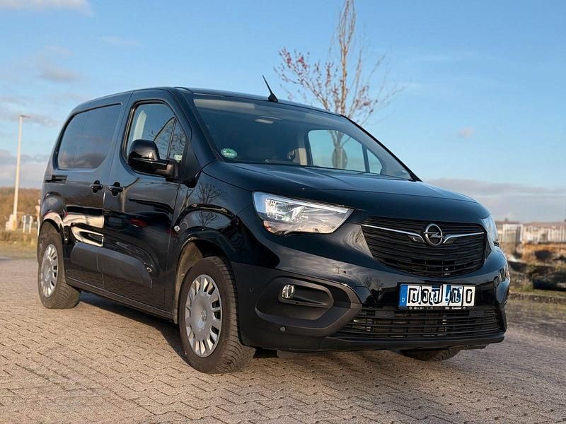 Second-hand Opel Combo 131 CP (96 kW) 2021 Negru Monovolum