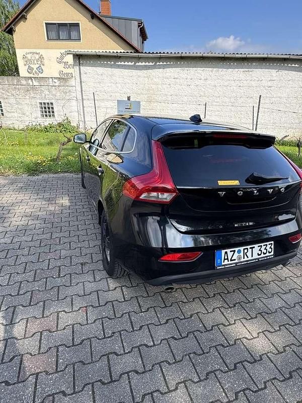 Gebraucht Volvo V40 Momentum 190 PS (139 kW) 2014 Limousine