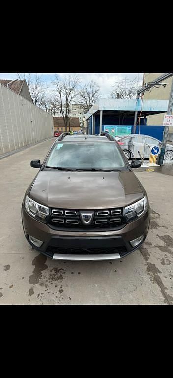 Gebraucht Dacia Logan MCV Stepway 90 PS (66 kW) 2018 Braun Limousine