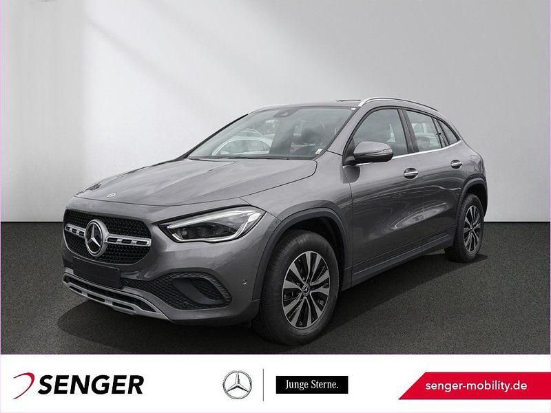 Lack mountaingrau Gebraucht 2022 Mercedes GLA200 Style SUV | 33.680 € (Guter Preis) - Bild 1/3