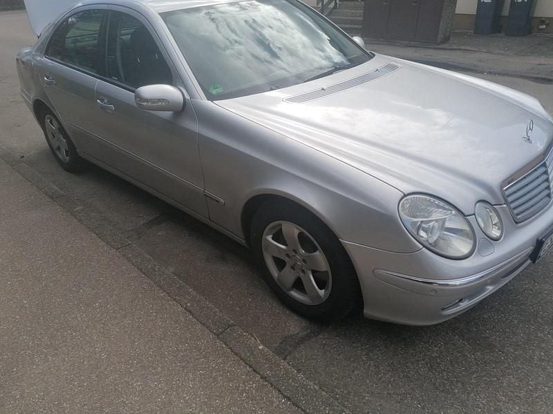Gebraucht Mercedes E320 224 PS (164 kW) 2002 Silber Limousine