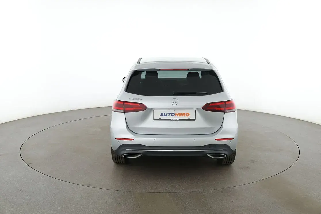 Gebraucht Mercedes B250 Progressive 102 PS (75 kW) 2020 Grau Kleinwagen