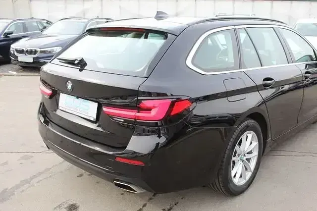Gebraucht BMW 530 Performance 286 PS (210 kW) 2023 Schwarz ii Kombi