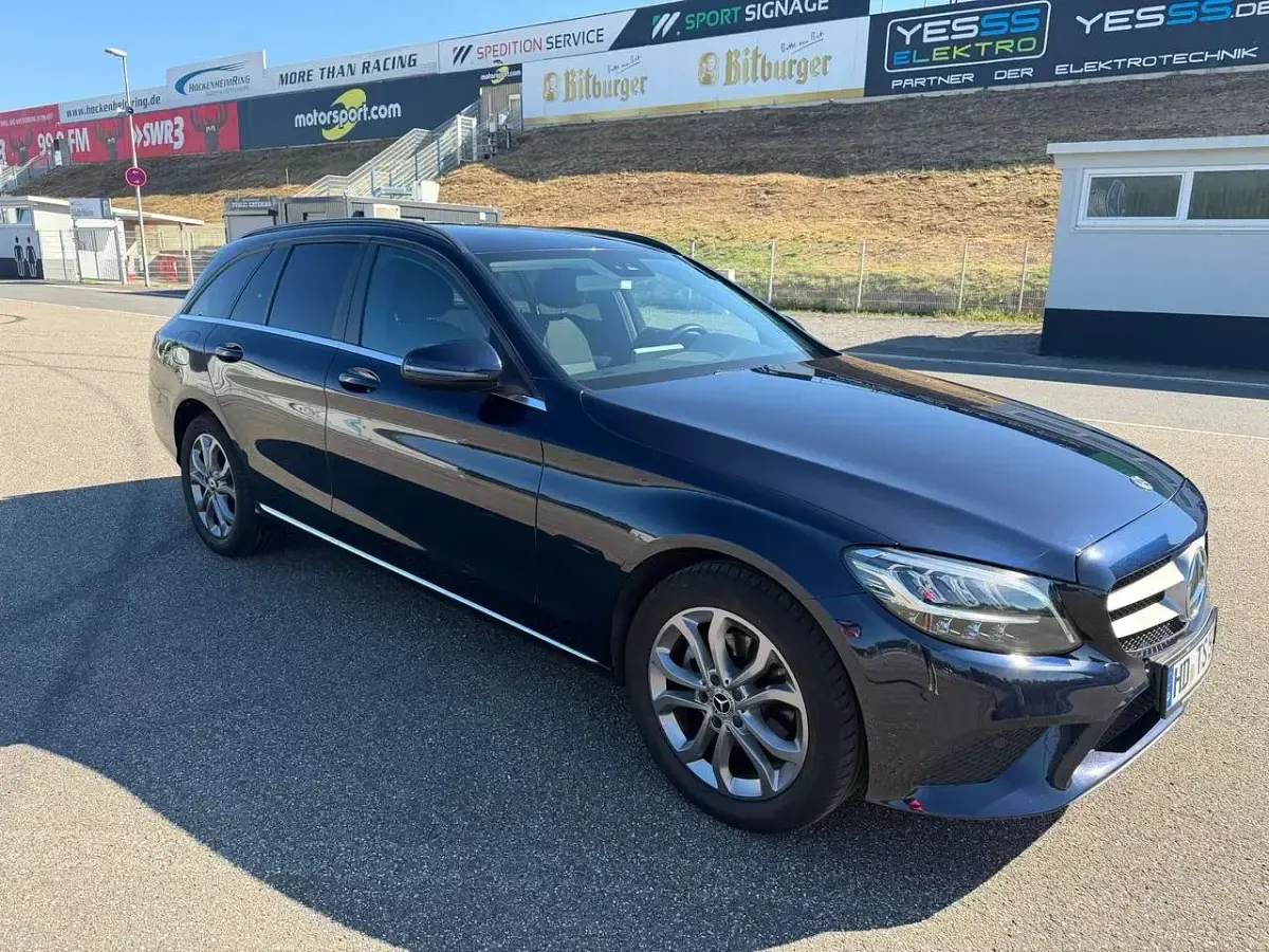 Gebraucht Mercedes C180 Exclusive 122 PS (89 kW) 2019 Blau Kombi