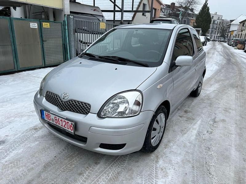 Gebraucht Toyota Yaris Sol 87 PS (63 kW) 2003 Silber Kleinwagen