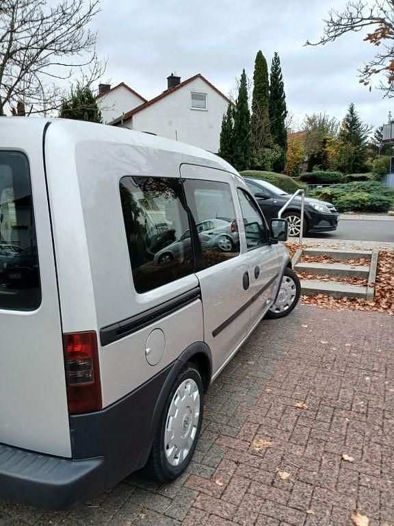 Silber Gebraucht 2009 Opel Combo Van / Kleinbus | 2.450 € (Fairer Preis) - Bild 1/4