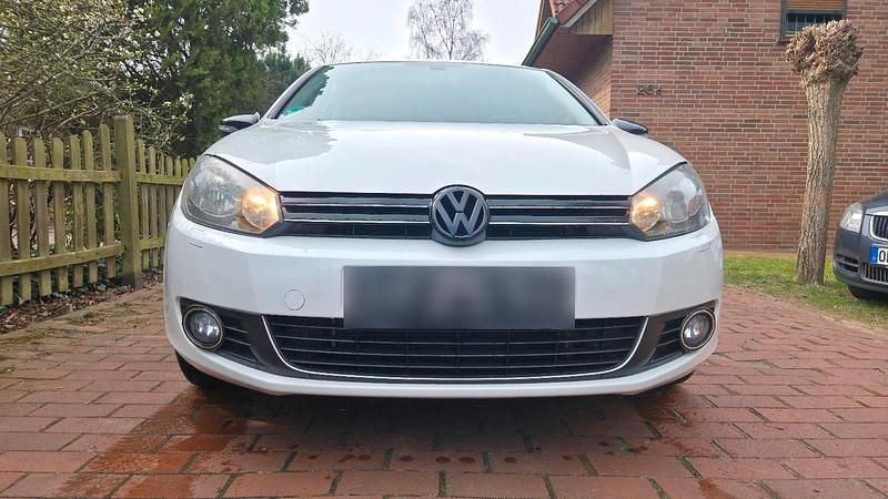 Gebraucht VW Golf Style 105 PS (77 kW) 2011 Weiß Coupé