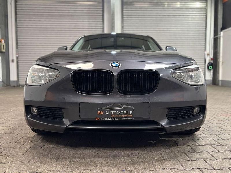 Grau Gebraucht 2012 BMW 125 Sport Line Kleinwagen | 13.900 € (Fairer Preis) - Bild 1/4