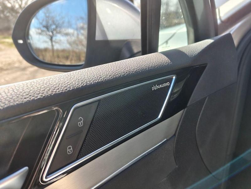 Gebraucht VW Passat Elegance 190 PS (139 kW) 2020 Silber Kombi