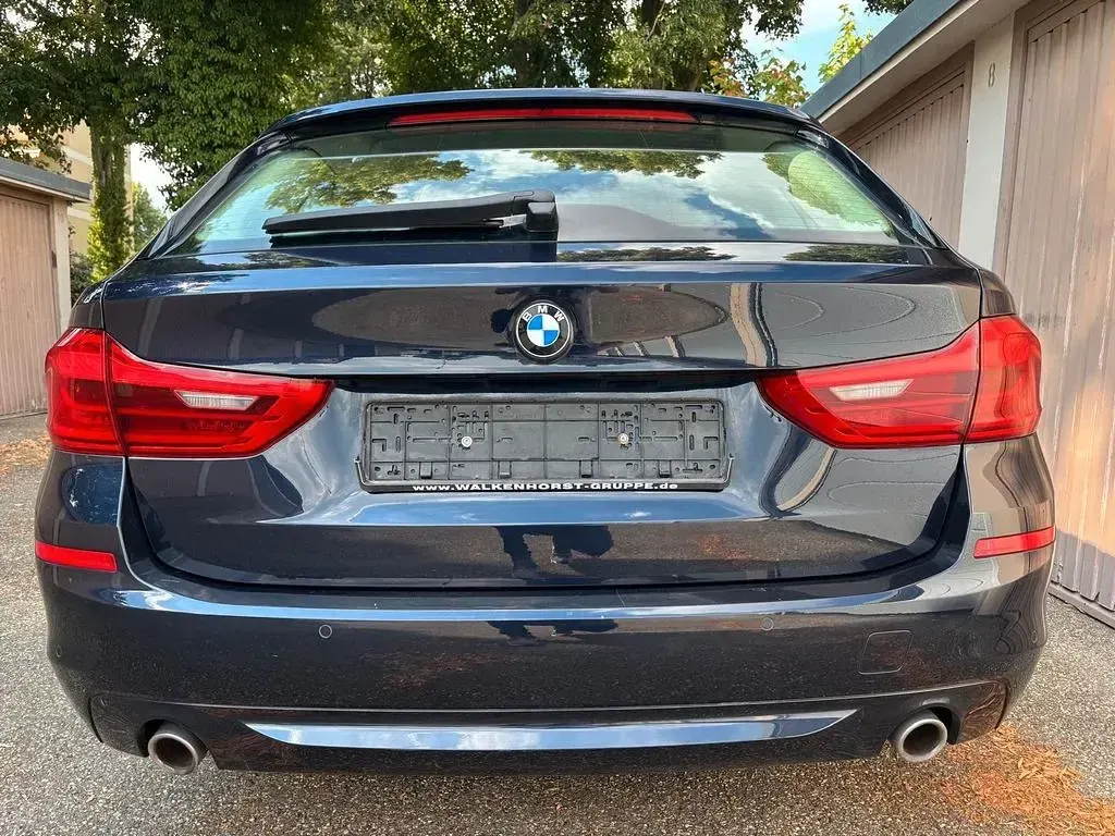 Gebraucht BMW 520 Sport Line 190 PS (139 kW) 2018 Blau Kombi