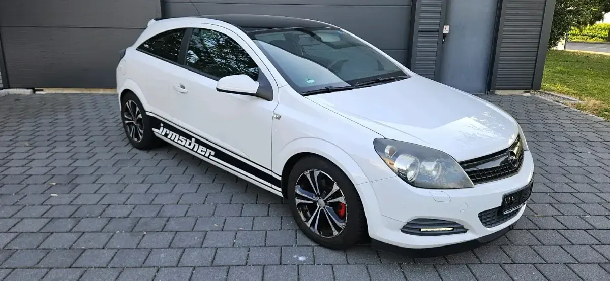 Gebraucht Opel Astra GTC 90 PS (66 kW) 2009 Weiß Coupé