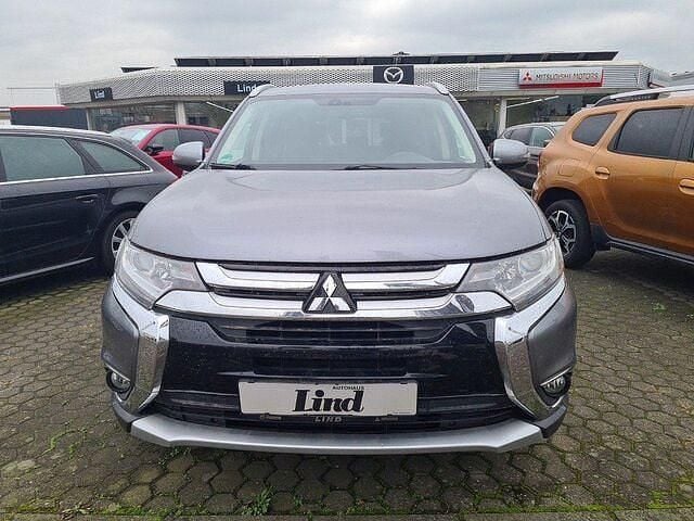 Gebraucht Mitsubishi Outlander Edition 150 PS (110 kW) 2018 Platinumgrau SUV