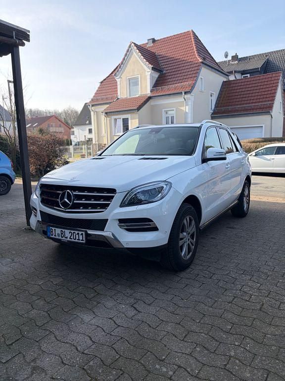 Gebraucht Mercedes ML350 258 PS (189 kW) 2014 Weiß SUV