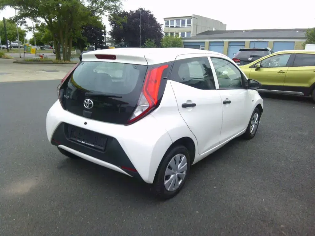 Gebraucht Toyota Aygo 72 PS (52 kW) 2020 Weiß Kleinwagen