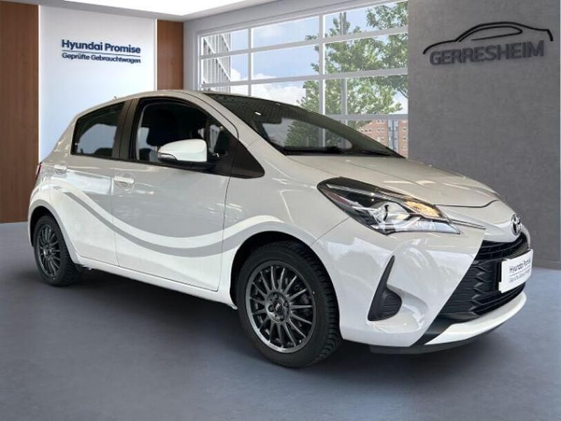 Gebraucht Toyota Yaris Comfort 69 PS (50 kW) 2019 Grau Kleinwagen