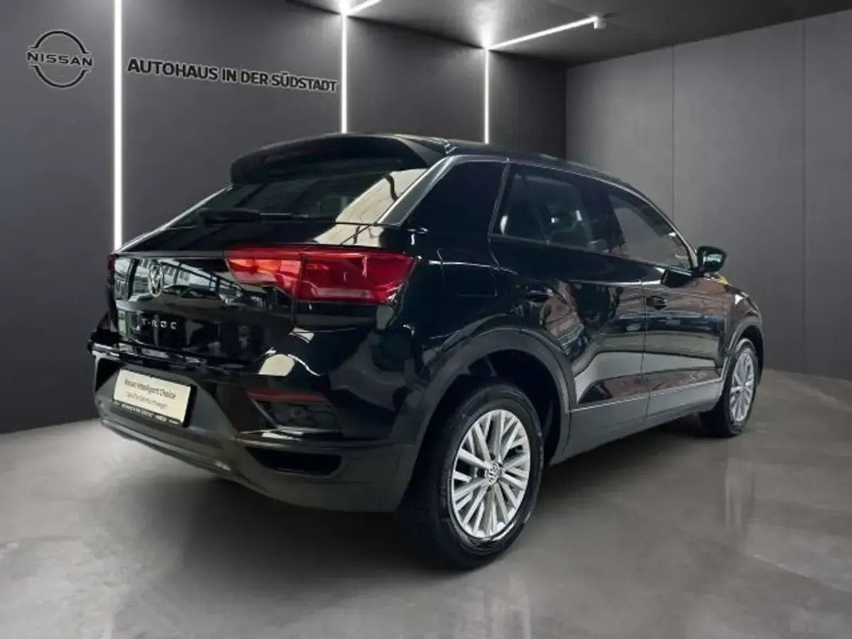 Second-hand VW T-Roc 116 CP (85 kW) 2018 Negru SUV