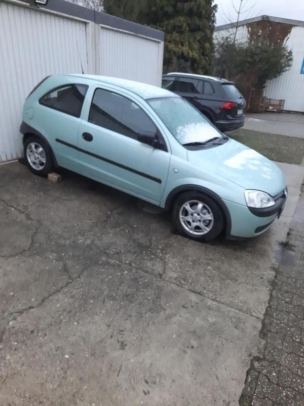 Grün Gebraucht 2001 Opel Corsa Kleinwagen | 500 € (Superpreis) - Bild 1/4