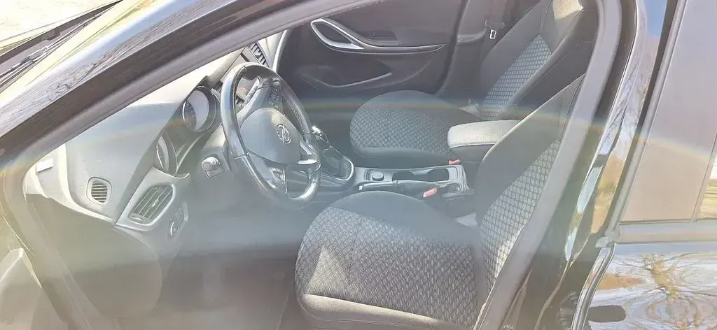 Gebraucht Opel Astra 110 PS (80 kW) 2021 Schwarz Limousine