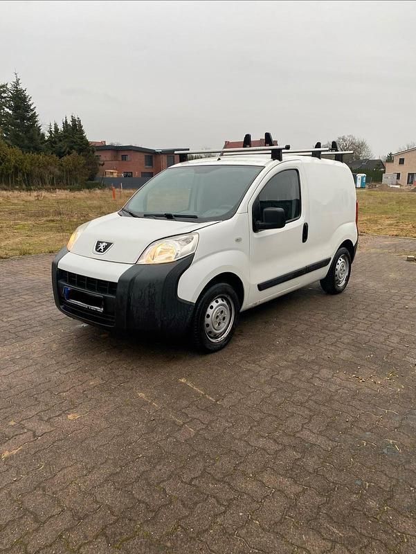 Weiß Gebraucht 2012 Peugeot Bipper Van / Kleinbus | 3.333 € (Fairer Preis) - Bild 1/4