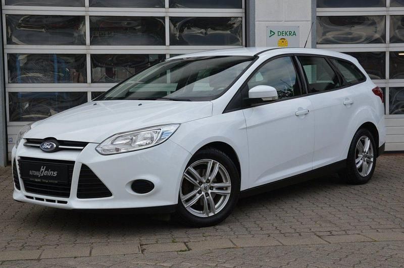 Weiß Gebraucht 2013 Ford Focus Trend Kombi | 5.950 € (Fairer Preis) - Bild 1/4