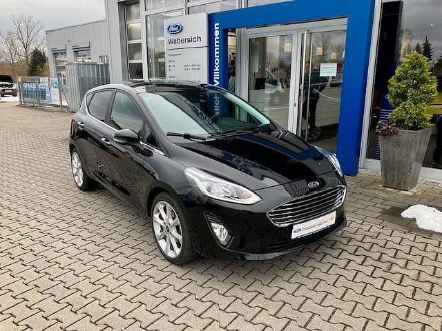 Gebraucht Ford Fiesta Titanium 101 PS (74 kW) 2018 Iridiumschwarz metallic Kleinwagen