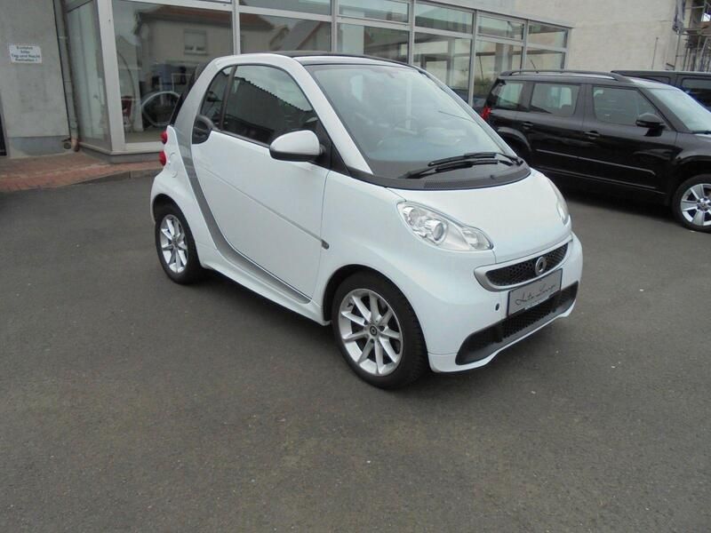 Weiß Gebraucht 2014 Smart ForTwo Coupé Passion Kleinwagen | 7.490 € (Fairer Preis) - Bild 1/4