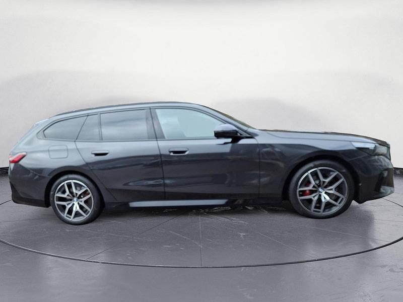 Neu BMW 520 197 PS (144 kW) 2026 Grau Kombi