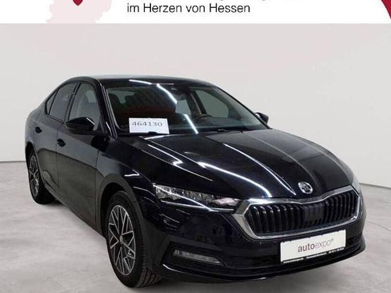 Blackmagic perleffekt Gebraucht 2021 Skoda Octavia Clever Limousine | 22.190 € (Superpreis) - Bild 1/4