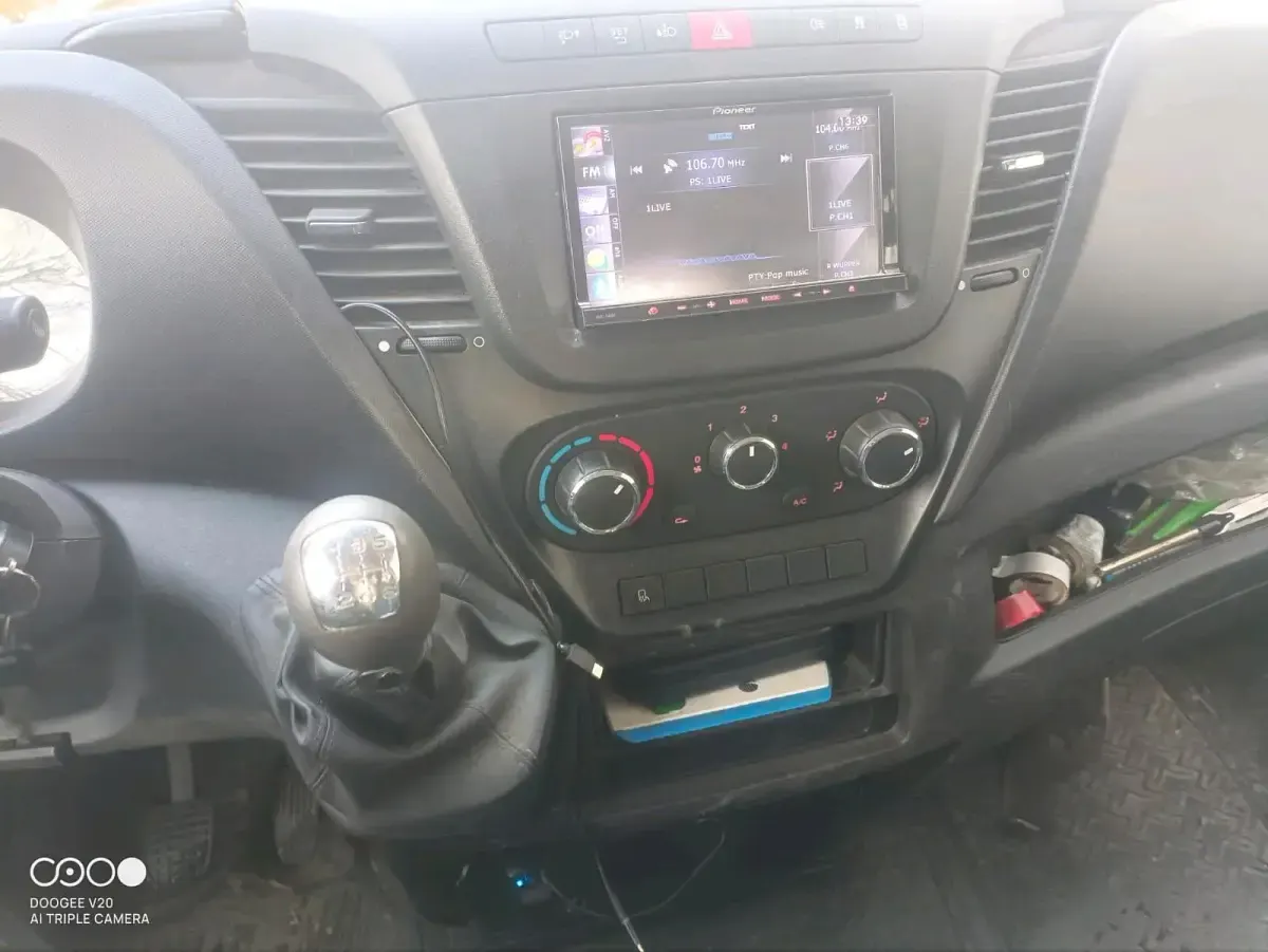 Gebraucht Iveco Daily 116 PS (85 kW) 2017 Weiß Limousine