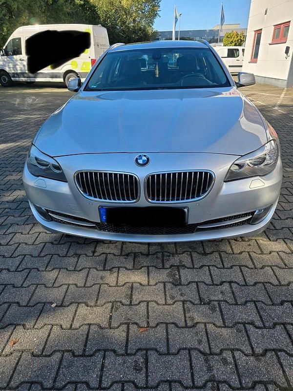 Gebraucht BMW 520 184 PS (135 kW) 2013 Silber Kombi
