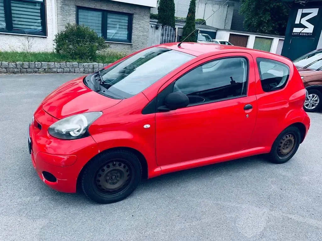 Gebraucht Toyota Aygo 68 PS (50 kW) 2009 Rot Kleinwagen