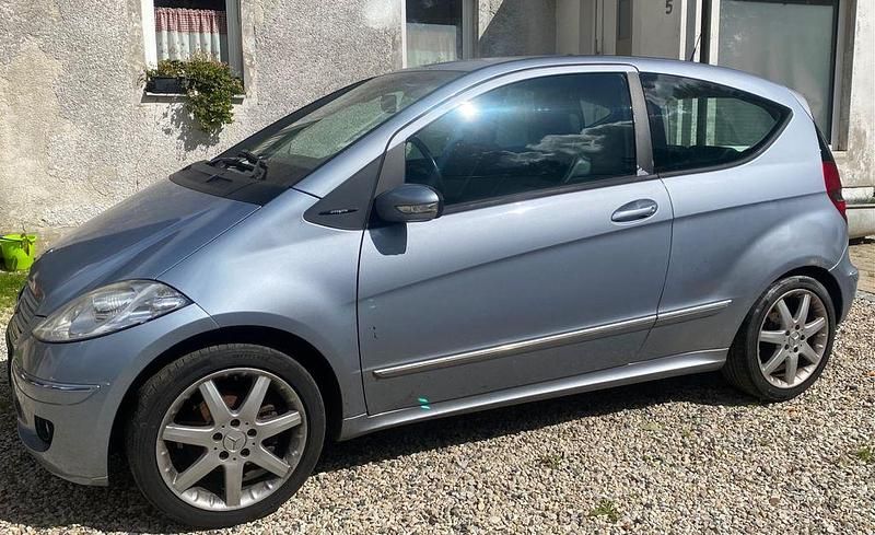 Blau Gebraucht 2007 Mercedes A150 Avantgarde Van / Kleinbus | 2.750 € (Fairer Preis) - Bild 1/4