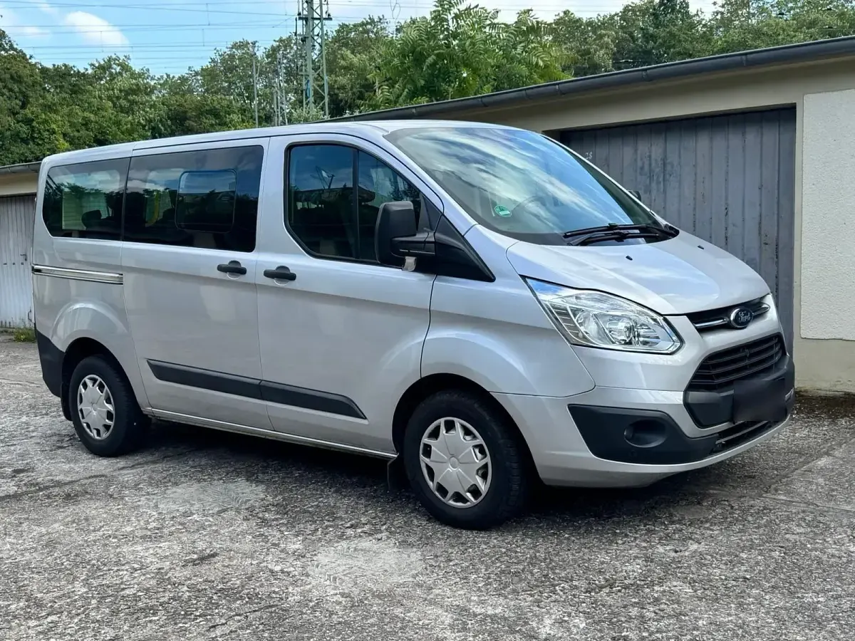 Gebraucht Ford Transit Custom 131 PS (96 kW) 2017 Silber Van / Kleinbus