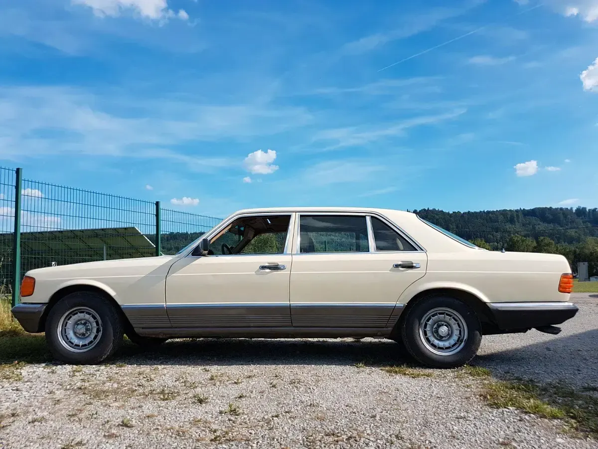 Gebraucht Mercedes 500 231 PS (169 kW) 1983 Gelb Limousine