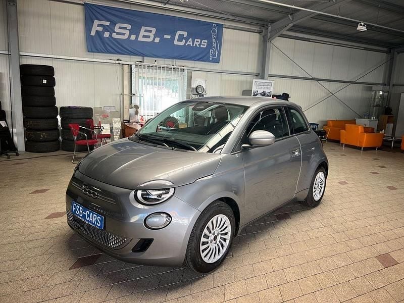 Gebraucht Fiat 500e Action 69 kW (95 PS) 2023 Grau Kleinwagen