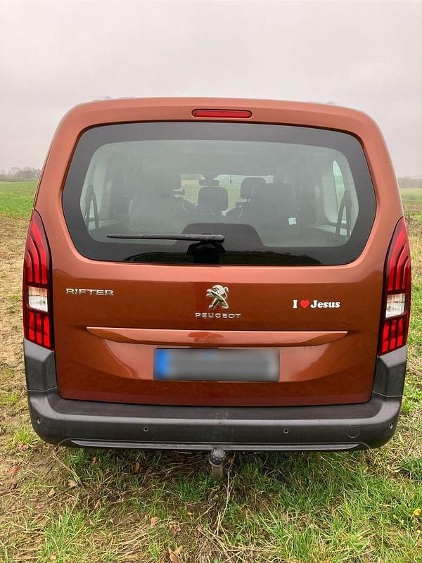 Gebraucht Peugeot Rifter Active 131 PS (96 kW) 2022 Braun Van / Kleinbus