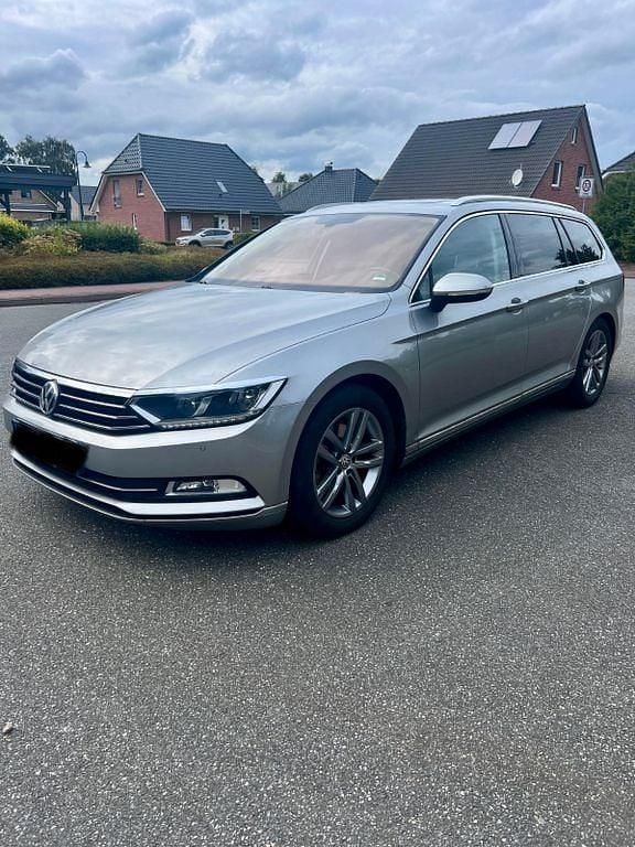 Grau Gebraucht 2015 VW Passat Highline Kombi | 7.600 € (Superpreis) - Bild 1/4