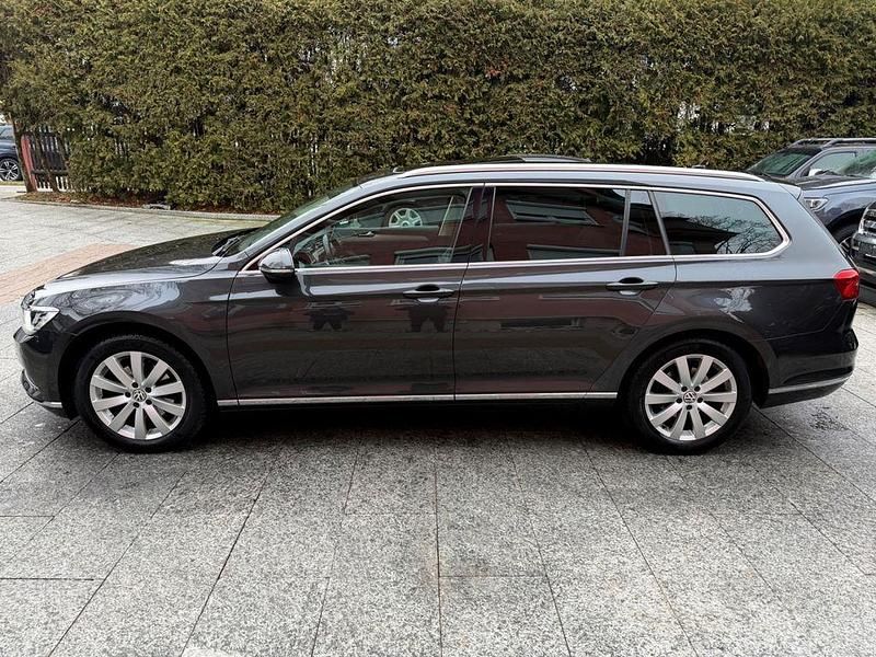 Grau Gebraucht 2019 VW Passat Highline Kombi | 12.980 € (Teuer) - Bild 1/4