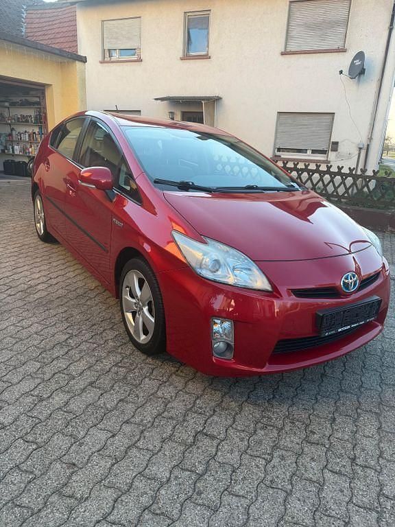 Gebraucht Toyota Prius 99 PS (72 kW) 2009 Rot Kleinwagen