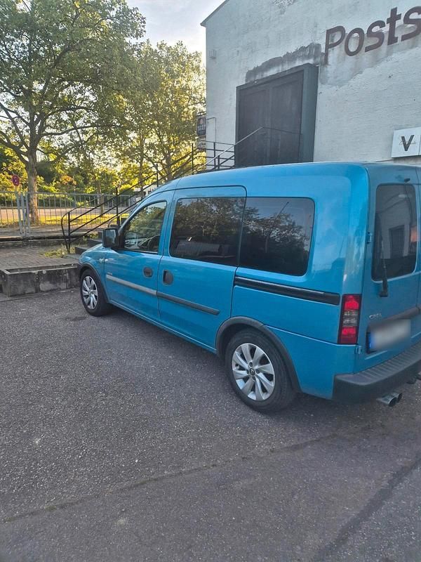 Second-hand Opel Combo 94 CP (69 kW) 2002 Albastru Monovolum