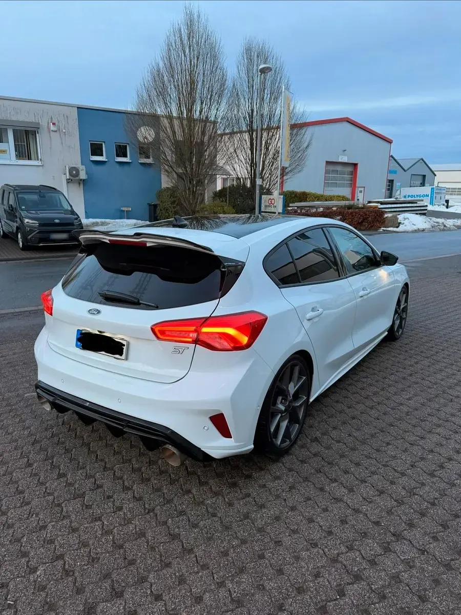 Gebraucht Ford Focus Performance Edition 280 PS (205 kW) 2021 Weiß Limousine