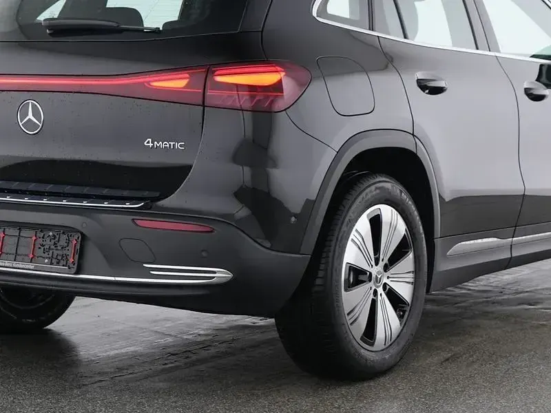 Gebraucht Mercedes EQA350 Advanced 215 kW (293 PS) 2025 Kosmosschwarz SUV