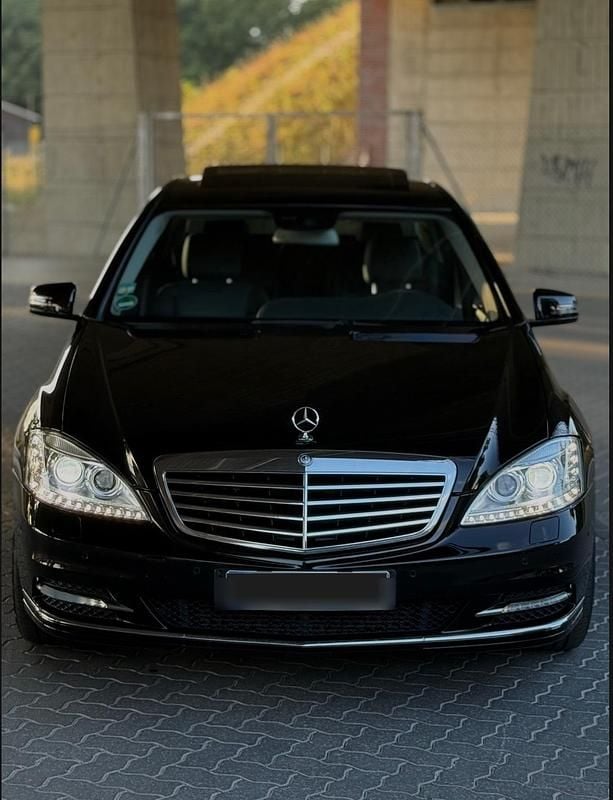 Schwarz Gebraucht 2012 Mercedes S250 Limousine | 22.999 € (Teuer) - Bild 1/4