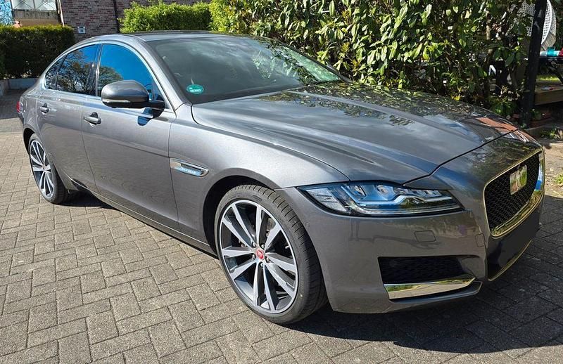 Gebraucht Jaguar XF Portfolio 300 PS (220 kW) 2016 Grau Limousine