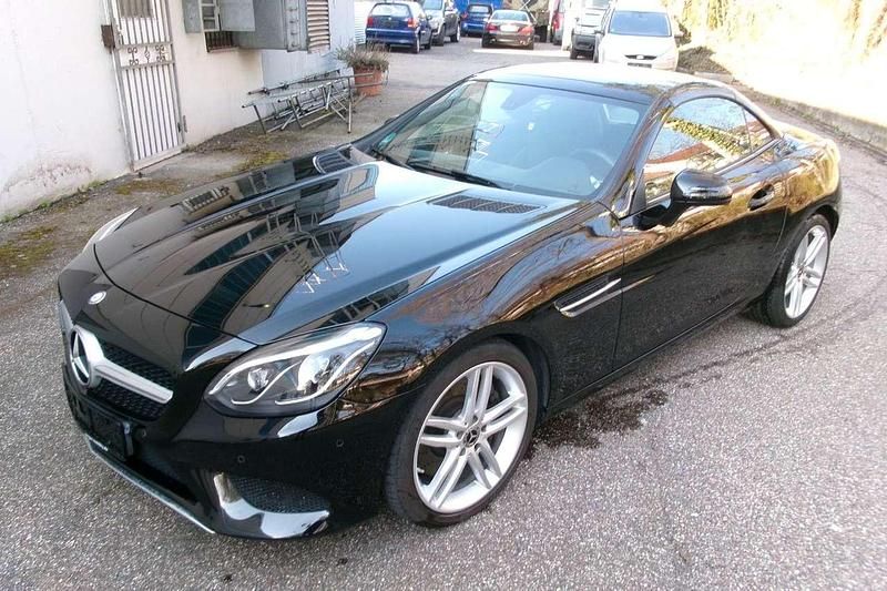 Gebraucht Mercedes SLC180 156 PS (114 kW) 2017 Schwarz/baltic black Cabrio