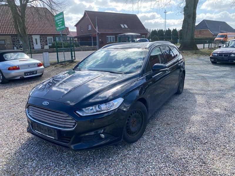 Gebraucht Ford Mondeo Trend 160 PS (117 kW) 2015 Schwarz Limousine