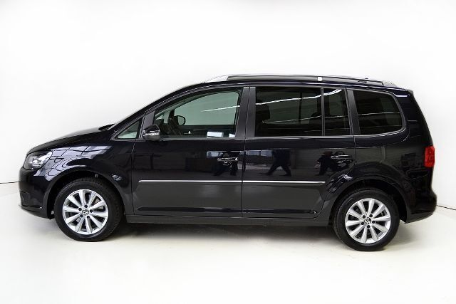 Gebraucht VW Touran Highline 140 PS (102 kW) 2015 Schwarz metallic Van / Kleinbus