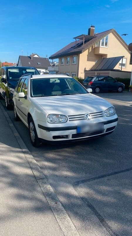 Weiß Gebraucht 2004 VW Golf IV Kombi | 1.900 € (Fairer Preis) - Bild 1/4