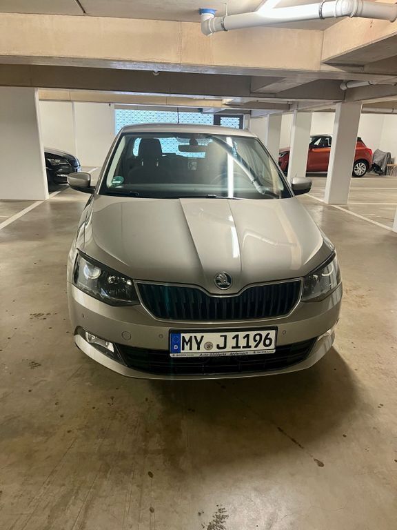 Beige Gebraucht 2018 Skoda Fabia Ambition Limousine | 8.800 € (Guter Preis) - Bild 1/4